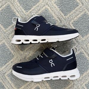 SOLD ON ANOTHER PLATFORM. On Cloud Kids Navy Sneakers Size K1